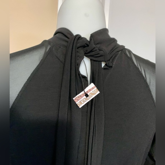 NWT BOOHOO HALTER STYLE BODYSUIT TOP. SHEER LONG SLEEVE. KEY HOLE FRONT. - Picture 6 of 11